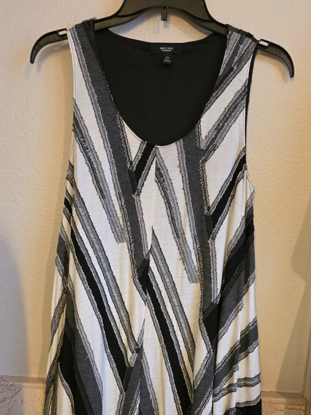 Simply Vera dress, like new condition, size XS, only worn twice, has pockets
